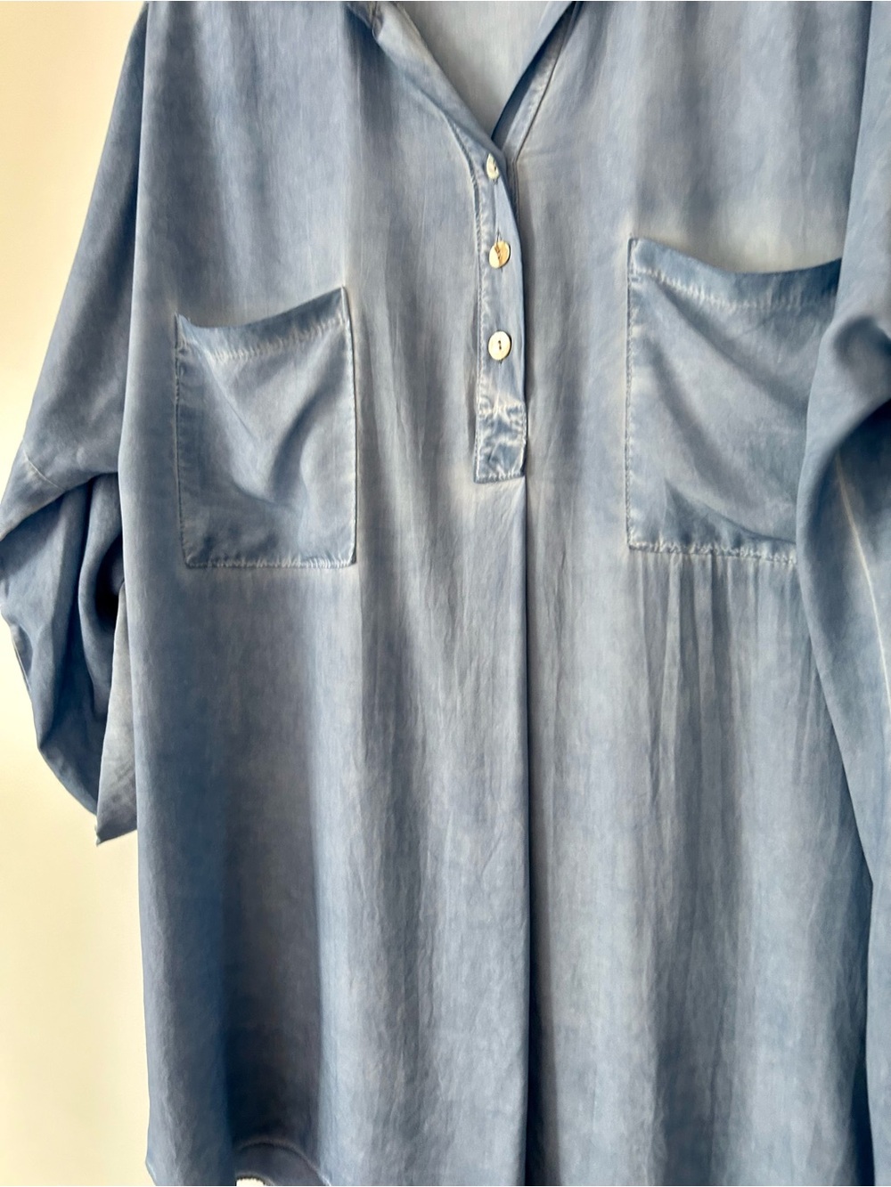 Meo Meli Cotton Blouse in Chambray wash. 
Made in Italy
